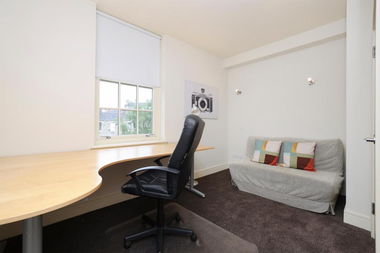 Joivy Spacious 2 Bed,2 Bath Flat, Free Parking And Rooftop Terrace Единбург Екстериор снимка