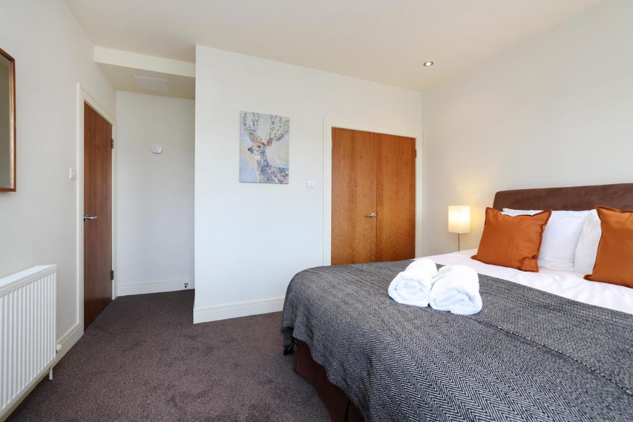 Joivy Spacious 2 Bed,2 Bath Flat, Free Parking And Rooftop Terrace Единбург Екстериор снимка