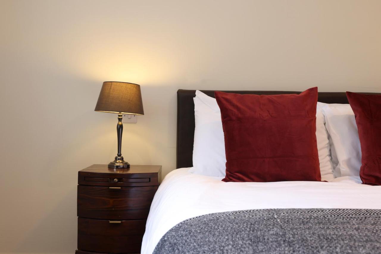 Joivy Spacious 2 Bed,2 Bath Flat, Free Parking And Rooftop Terrace Единбург Екстериор снимка