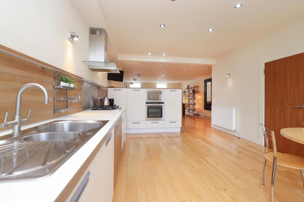 Joivy Spacious 2 Bed,2 Bath Flat, Free Parking And Rooftop Terrace Единбург Екстериор снимка