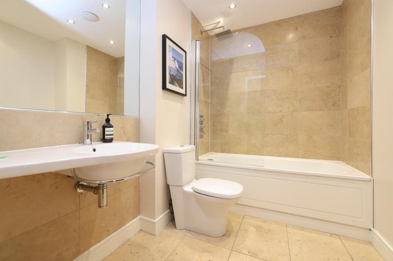 Joivy Spacious 2 Bed,2 Bath Flat, Free Parking And Rooftop Terrace Единбург Екстериор снимка