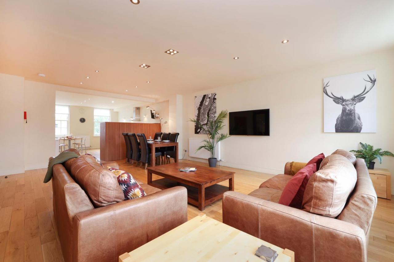 Joivy Spacious 2 Bed,2 Bath Flat, Free Parking And Rooftop Terrace Единбург Екстериор снимка