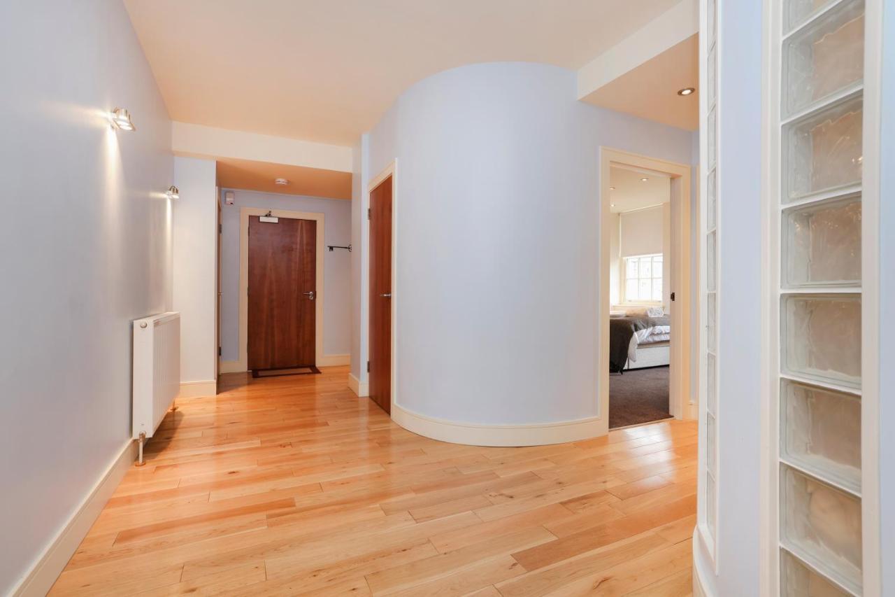 Joivy Spacious 2 Bed,2 Bath Flat, Free Parking And Rooftop Terrace Единбург Екстериор снимка