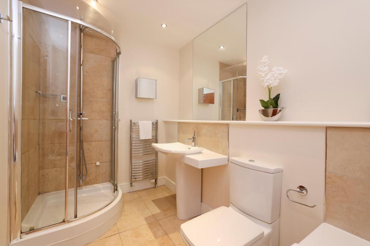 Joivy Spacious 2 Bed,2 Bath Flat, Free Parking And Rooftop Terrace Единбург Екстериор снимка