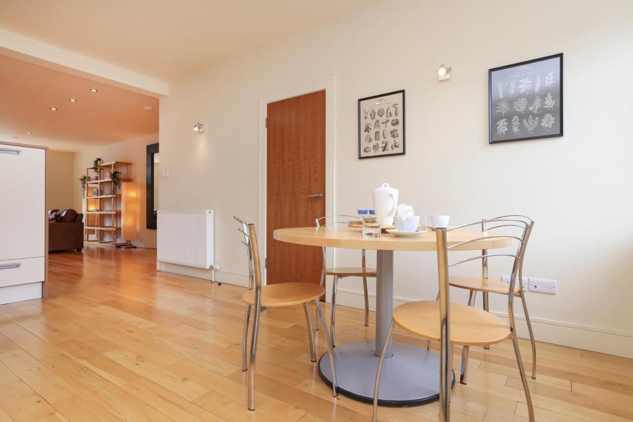 Joivy Spacious 2 Bed,2 Bath Flat, Free Parking And Rooftop Terrace Единбург Екстериор снимка