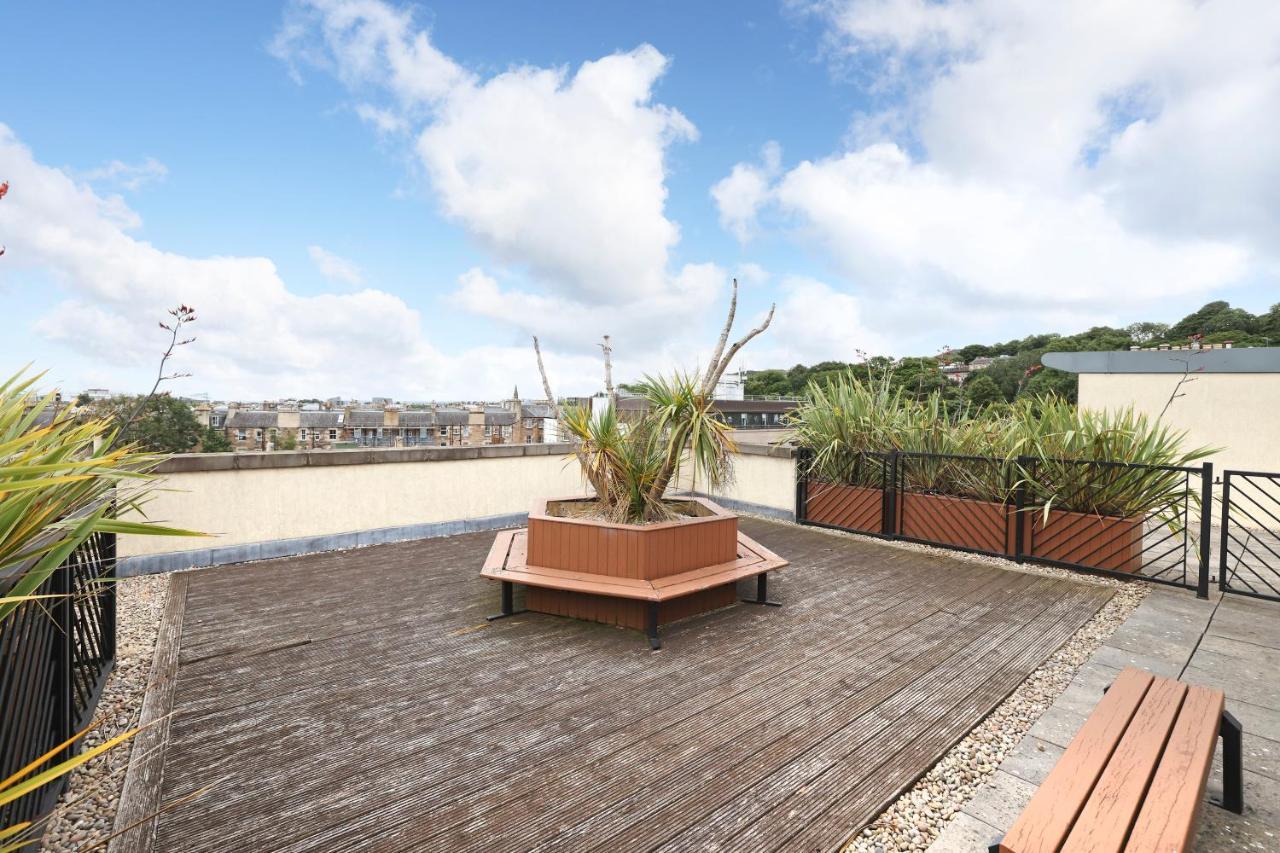 Joivy Spacious 2 Bed,2 Bath Flat, Free Parking And Rooftop Terrace Единбург Екстериор снимка